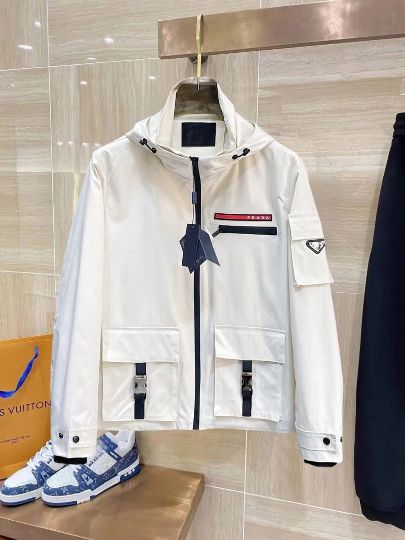 Snug Prada Outwear 167293