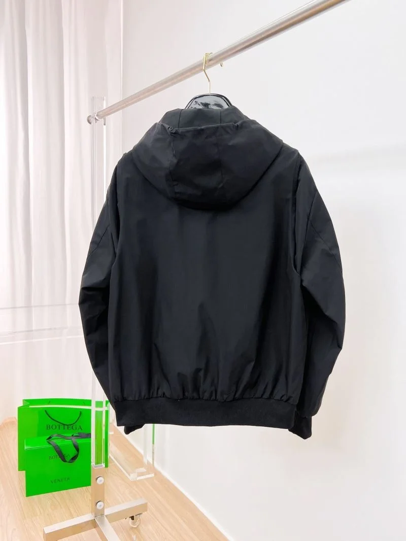 Vibrant Prada Outwear 167253