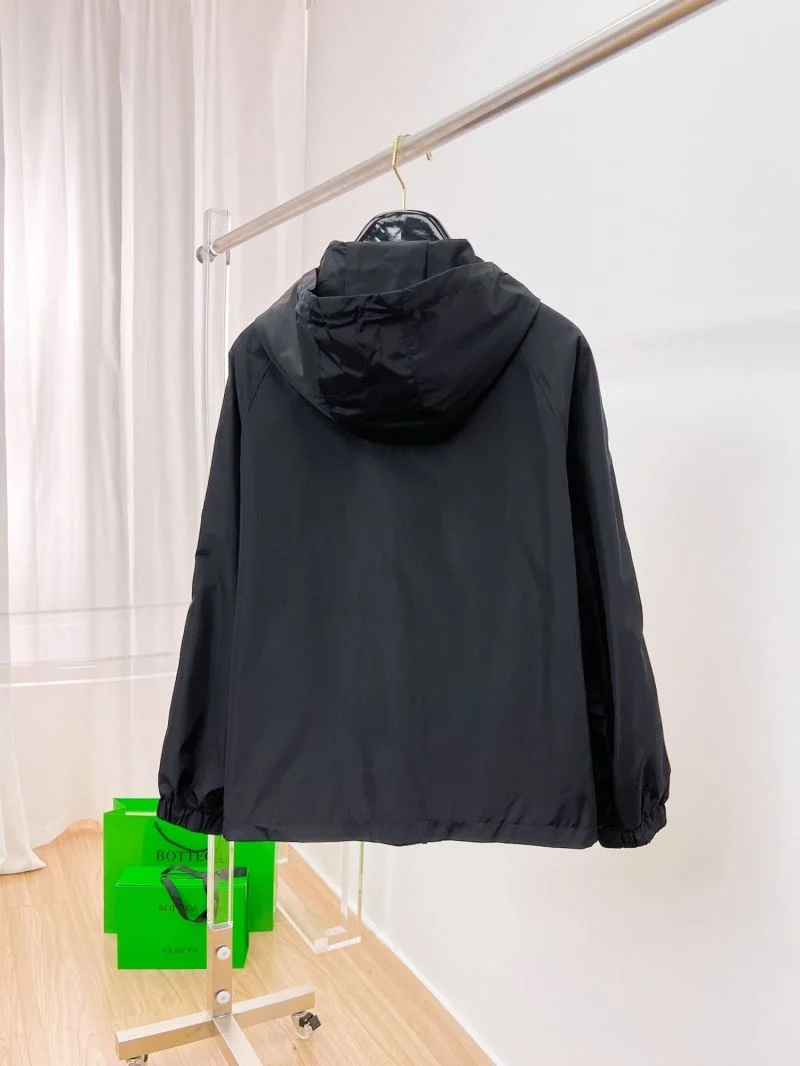 Snug Prada Outwear 167263