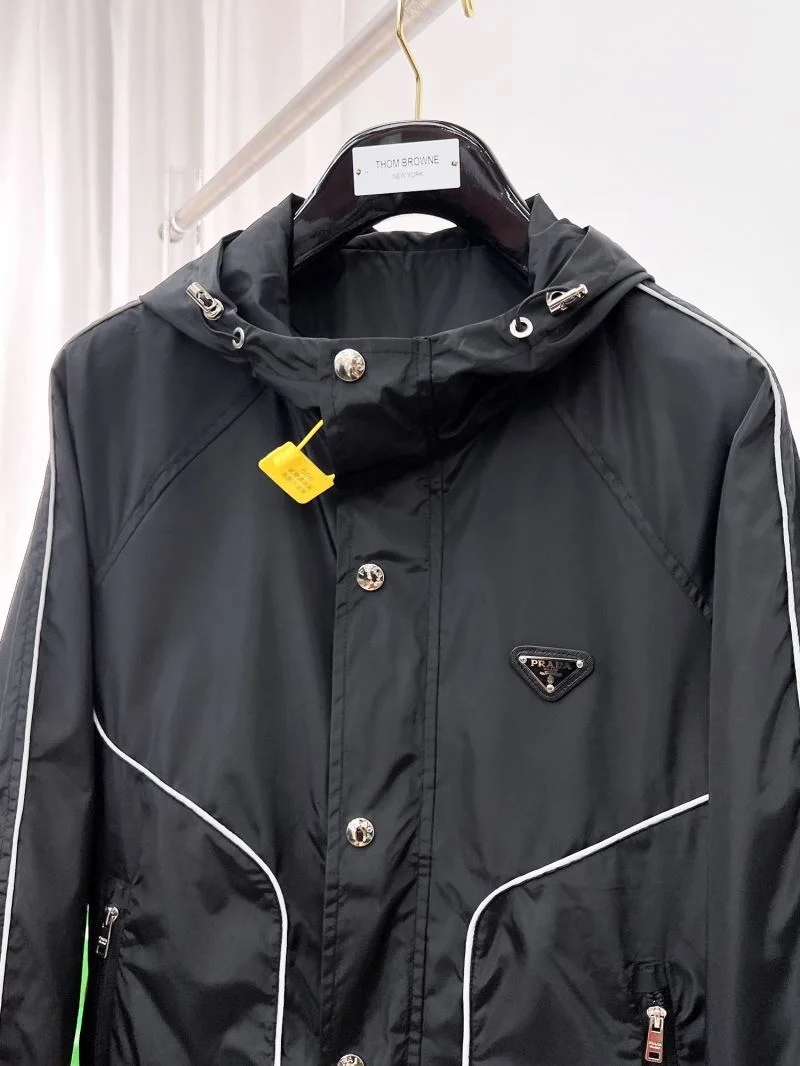 Snug Prada Outwear 167263