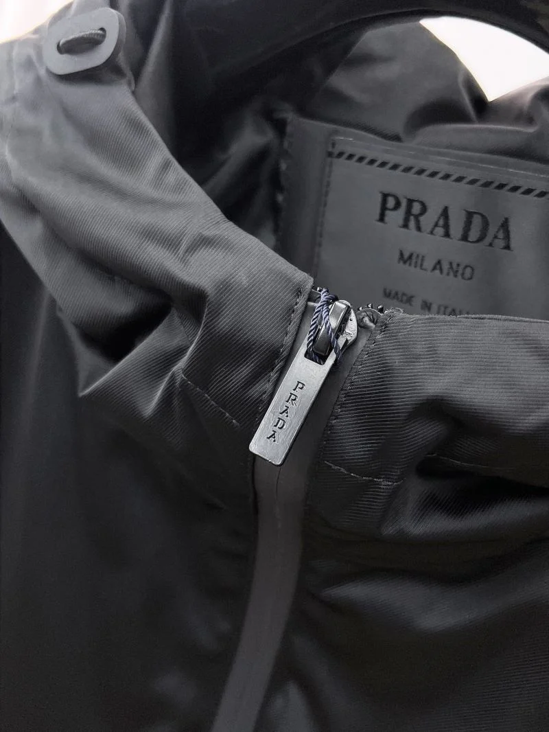 Fashionable Prada Outwear 167246