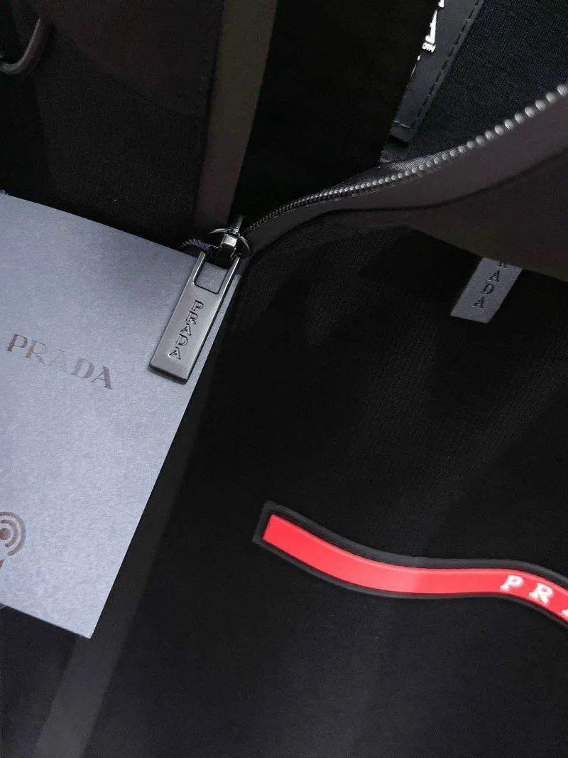 Stretchable Prada Outwear 167230