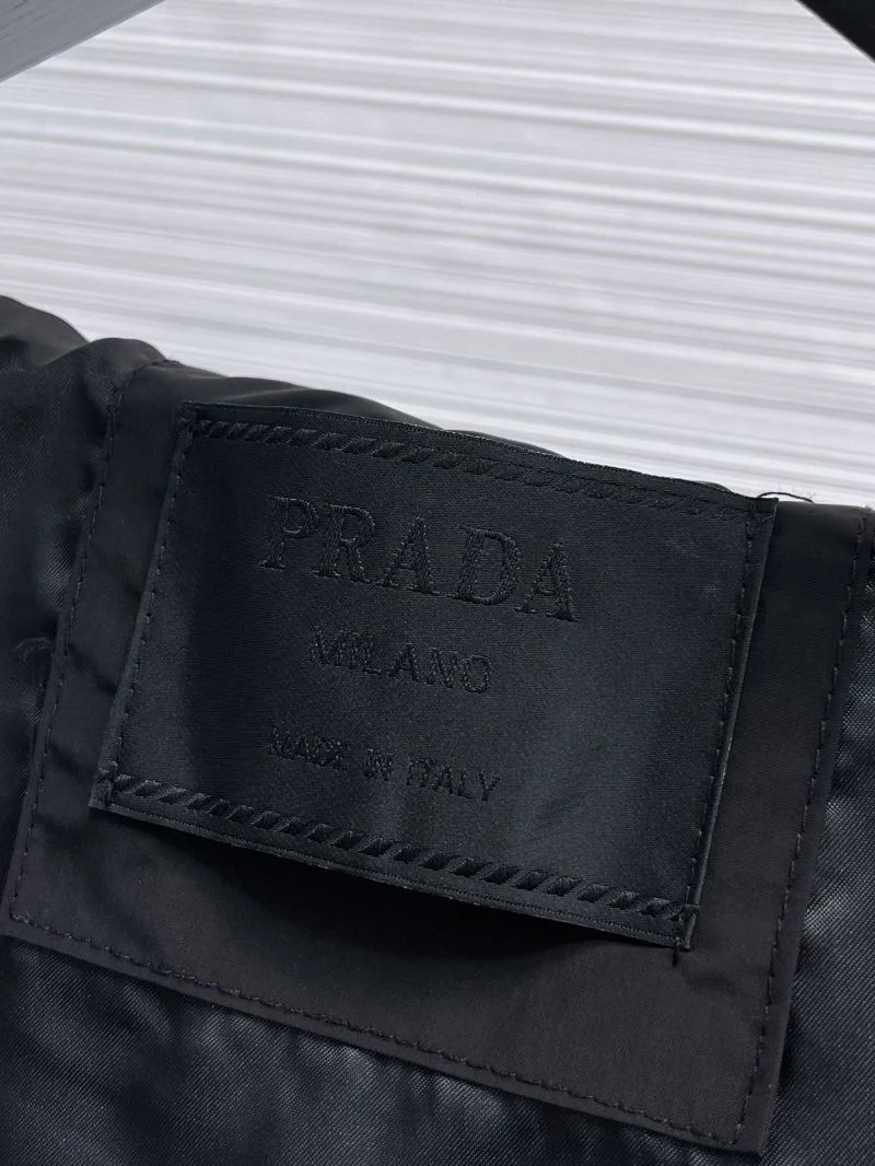 WaterResistant Prada Outwear 167278