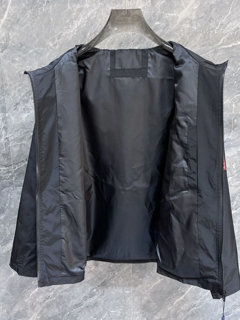 Comfortable Prada Outwear 167207