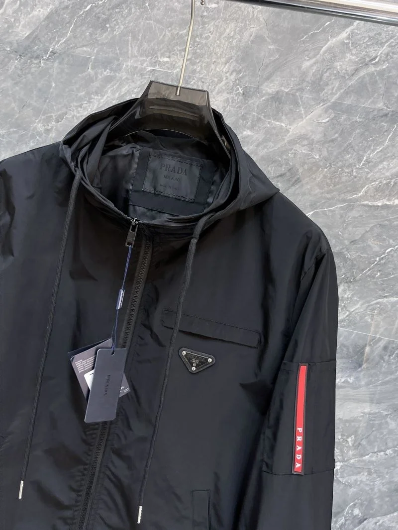 Comfortable Prada Outwear 167207