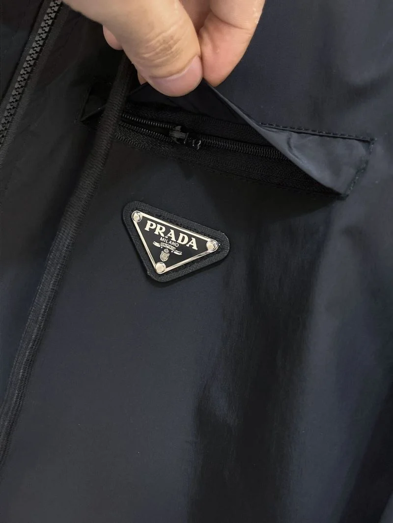 Comfortable Prada Outwear 167207