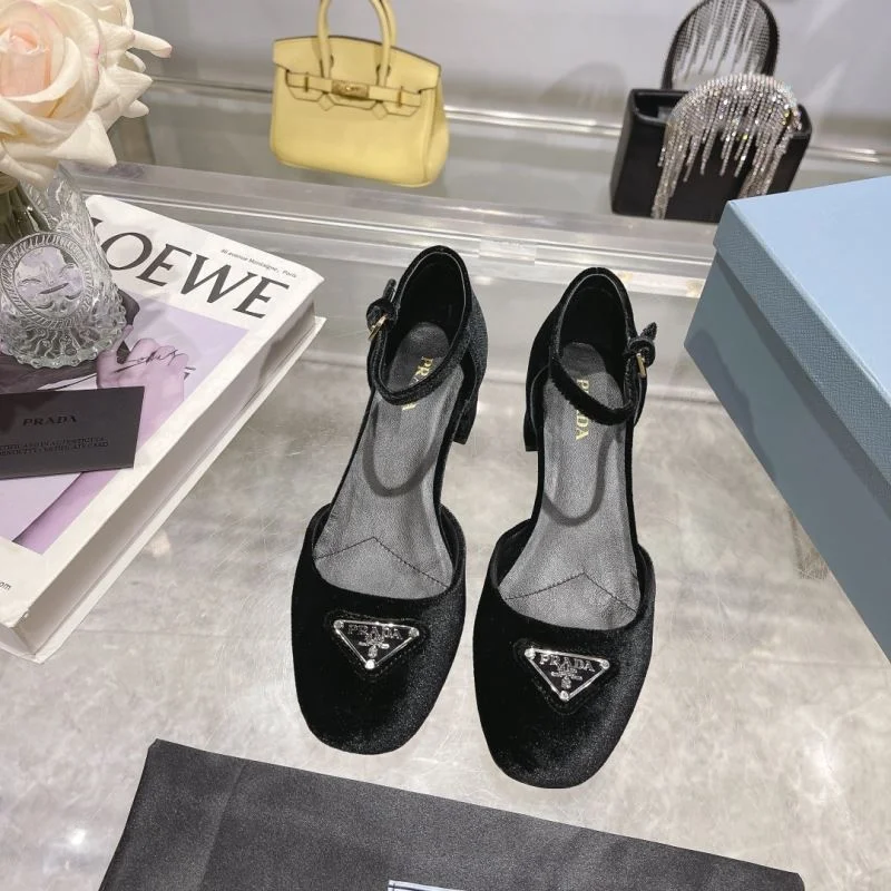 Practical Prada Sandals 35021