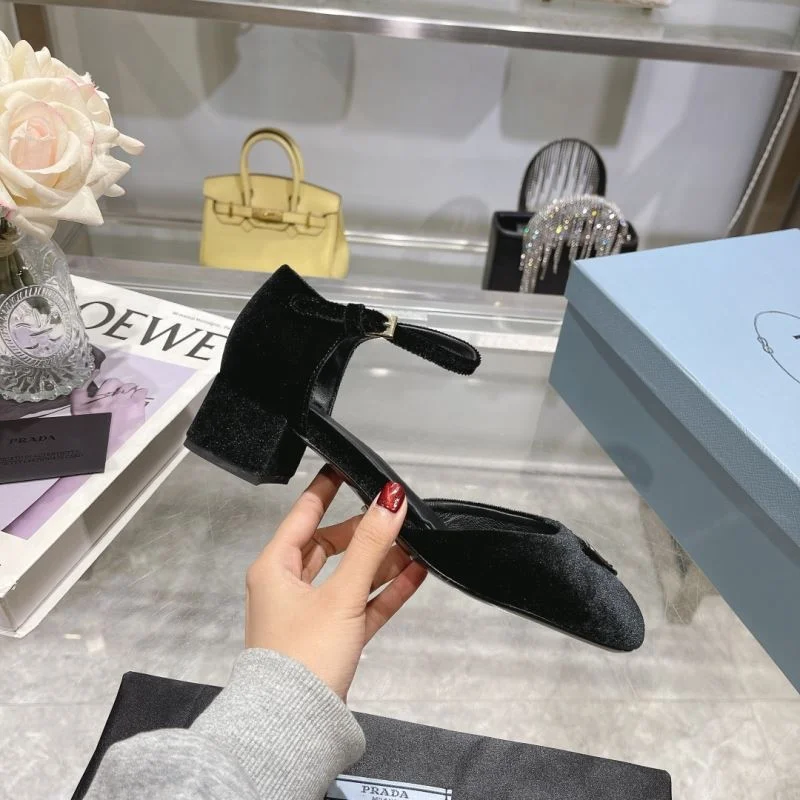 Practical Prada Sandals 35021