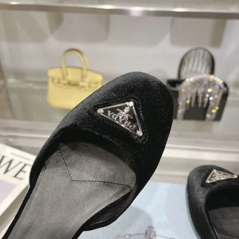 Practical Prada Sandals 35021