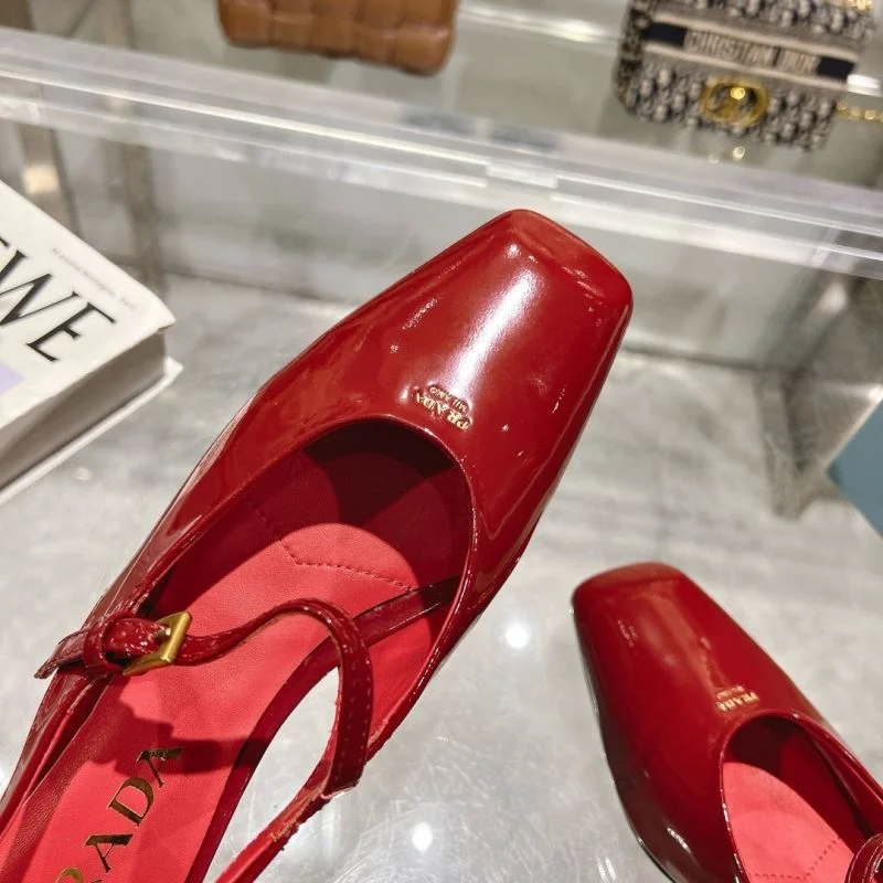 EyeCatching Prada Sandals 35038