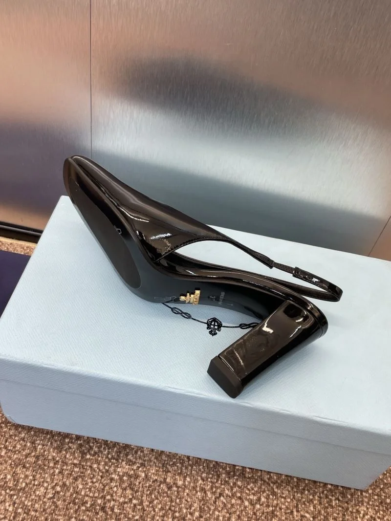 Prada Sandals Elegant 35026