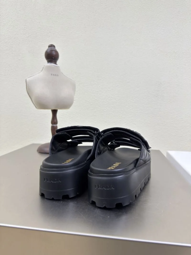 Sleek Prada Sandals 35015