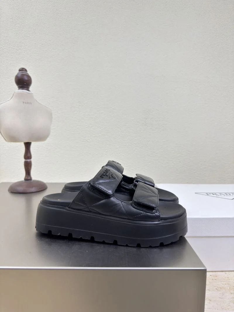 Sleek Prada Sandals 35015