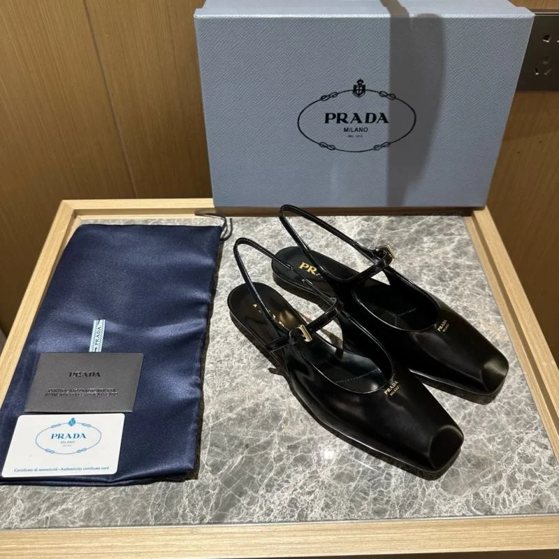 Prada Sandals Elegant 34731