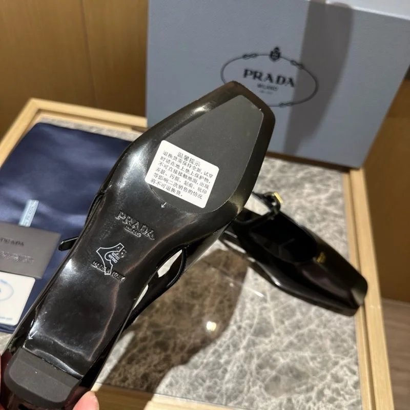 Prada Sandals Elegant 34731