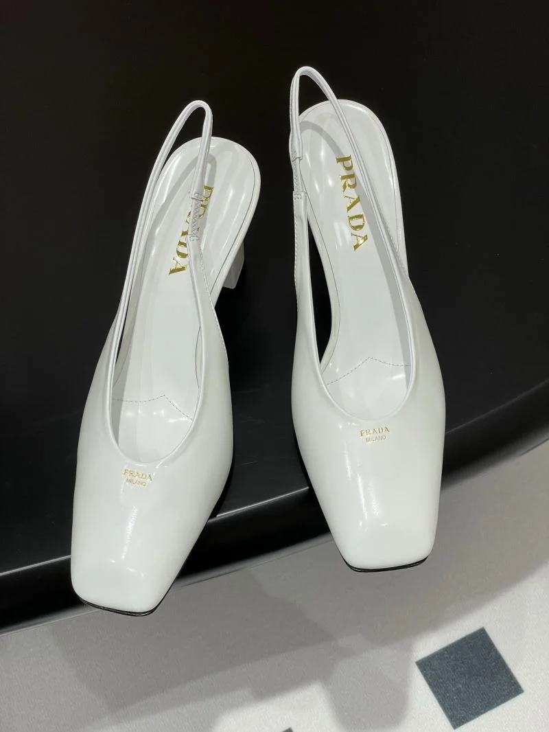 Prada Sandals Attractive 34726