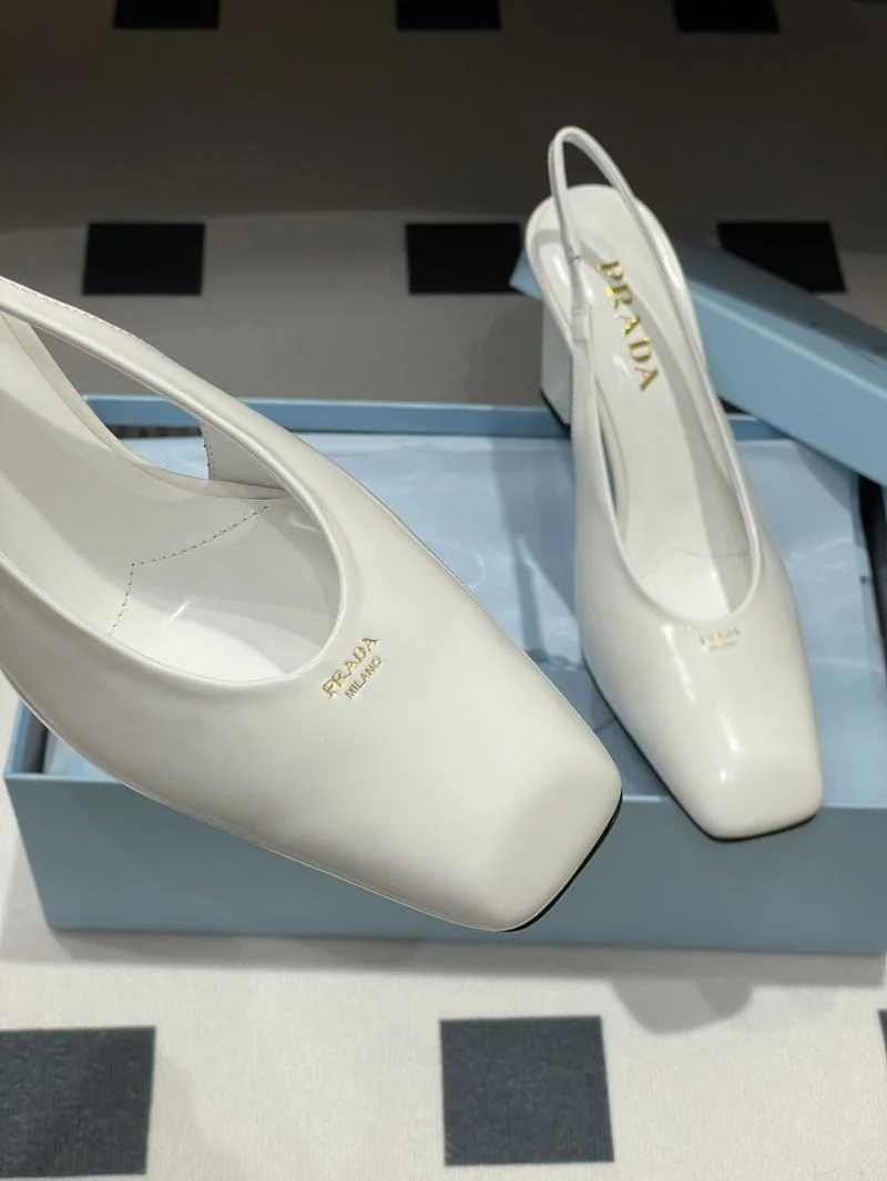 Prada Sandals Attractive 34726