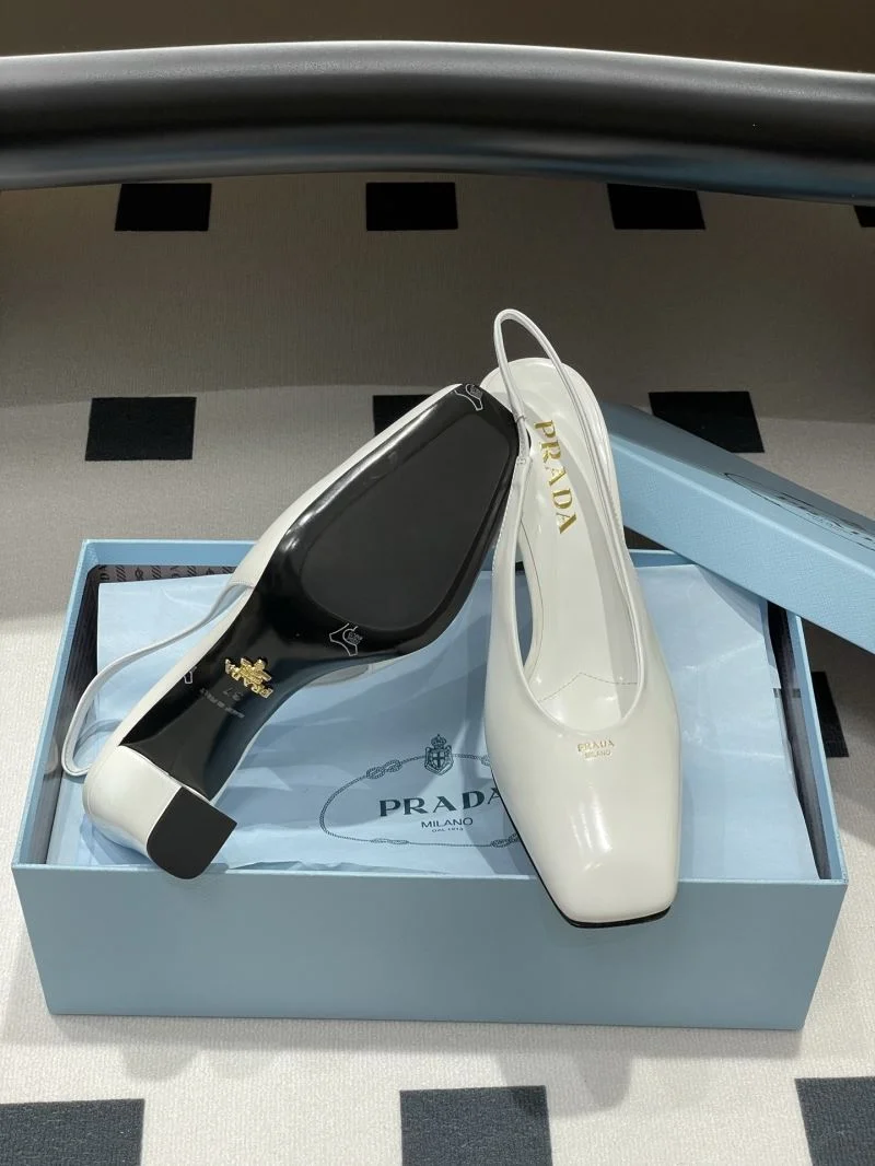 Prada Sandals Attractive 34726