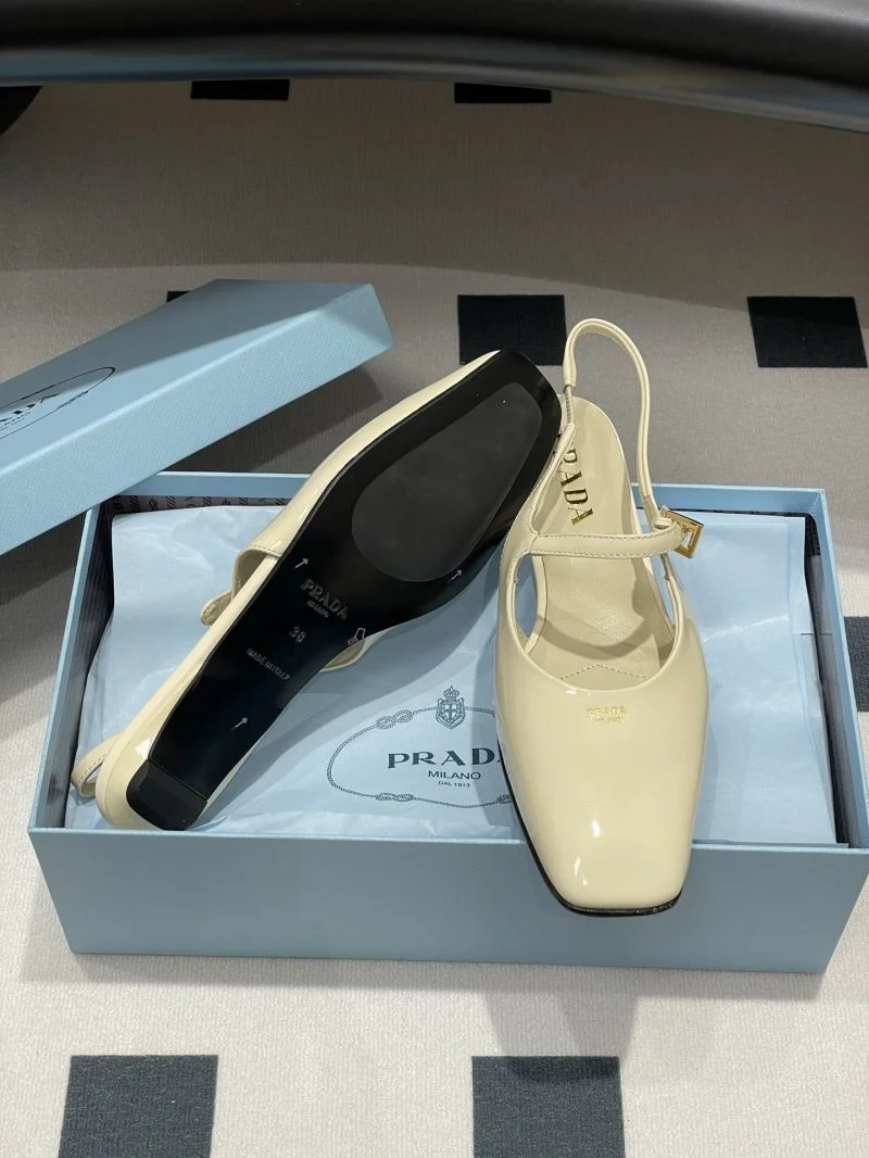 Effortless Prada Sandals 34720