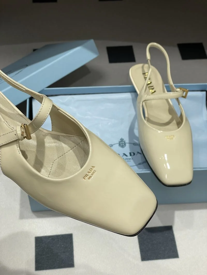 Effortless Prada Sandals 34720