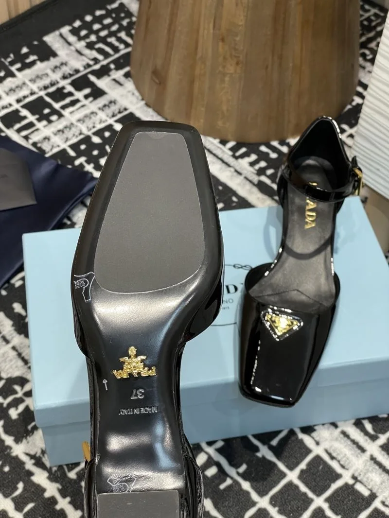 ModernLook Prada Sandals 34716