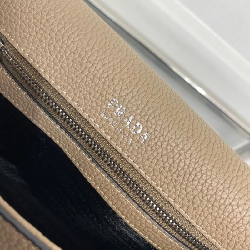 Lightweight Prada Satchel Bags 75130
