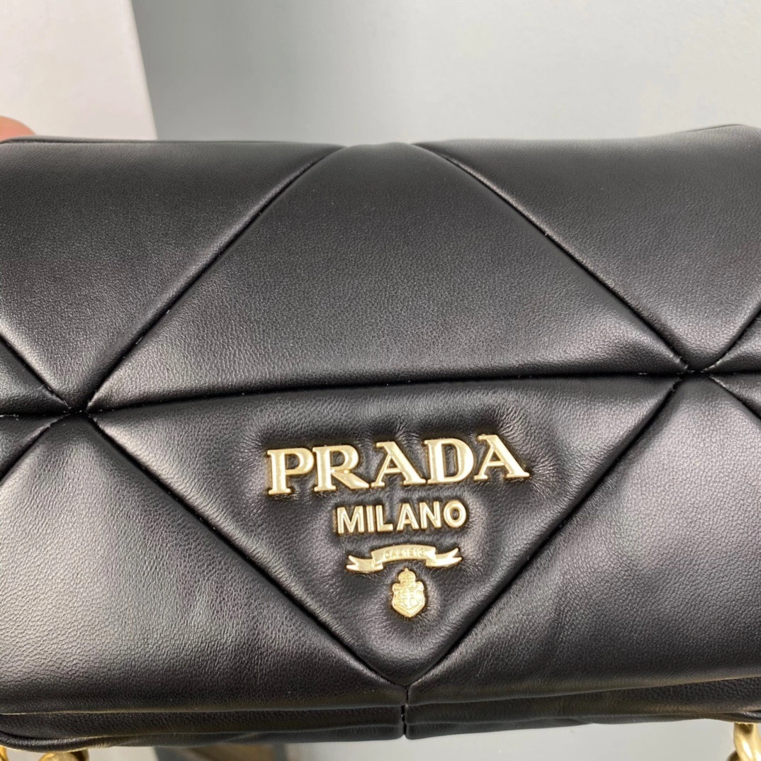 Prada Satchel Bags Elegant 71657