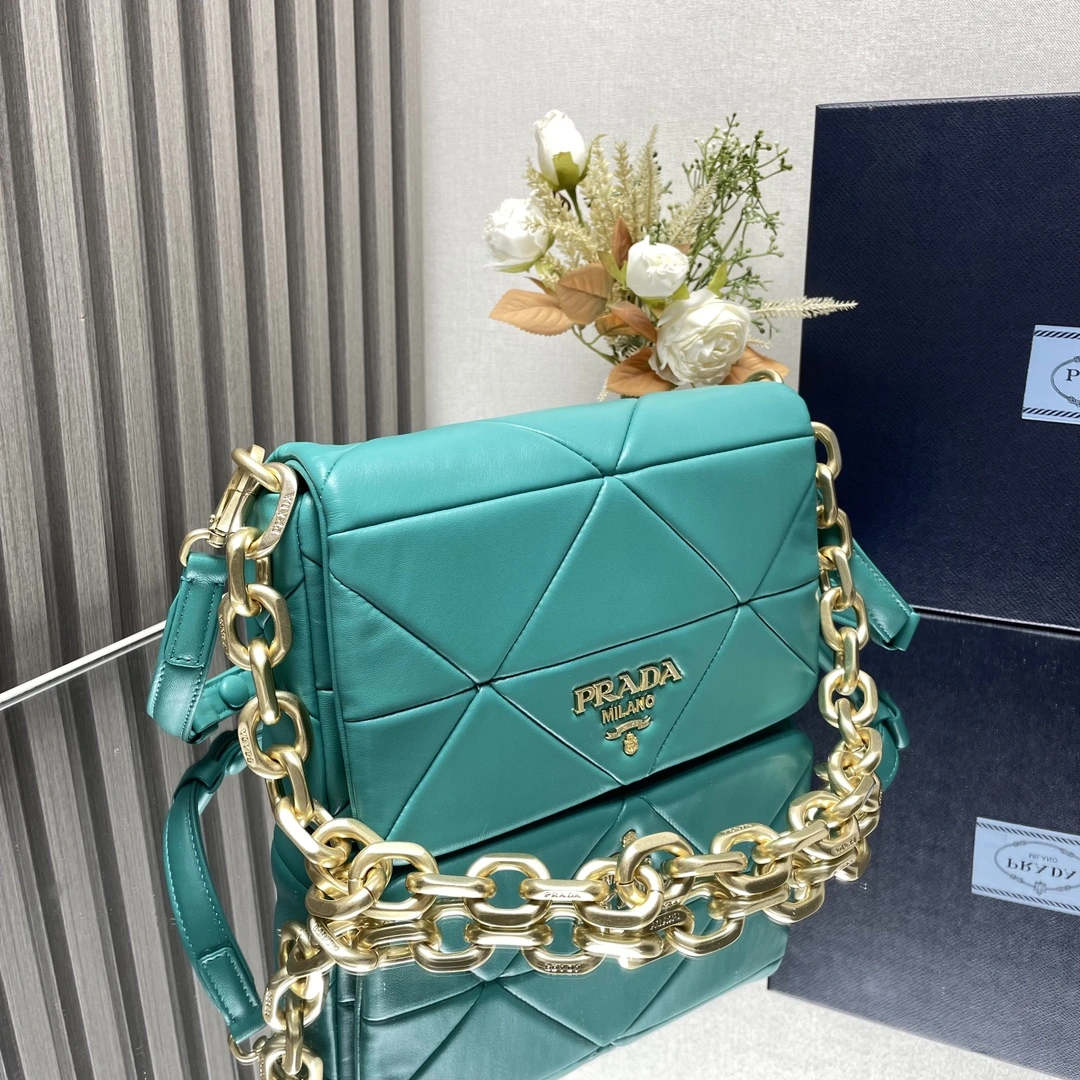 Prada Satchel Bags Attractive 71665