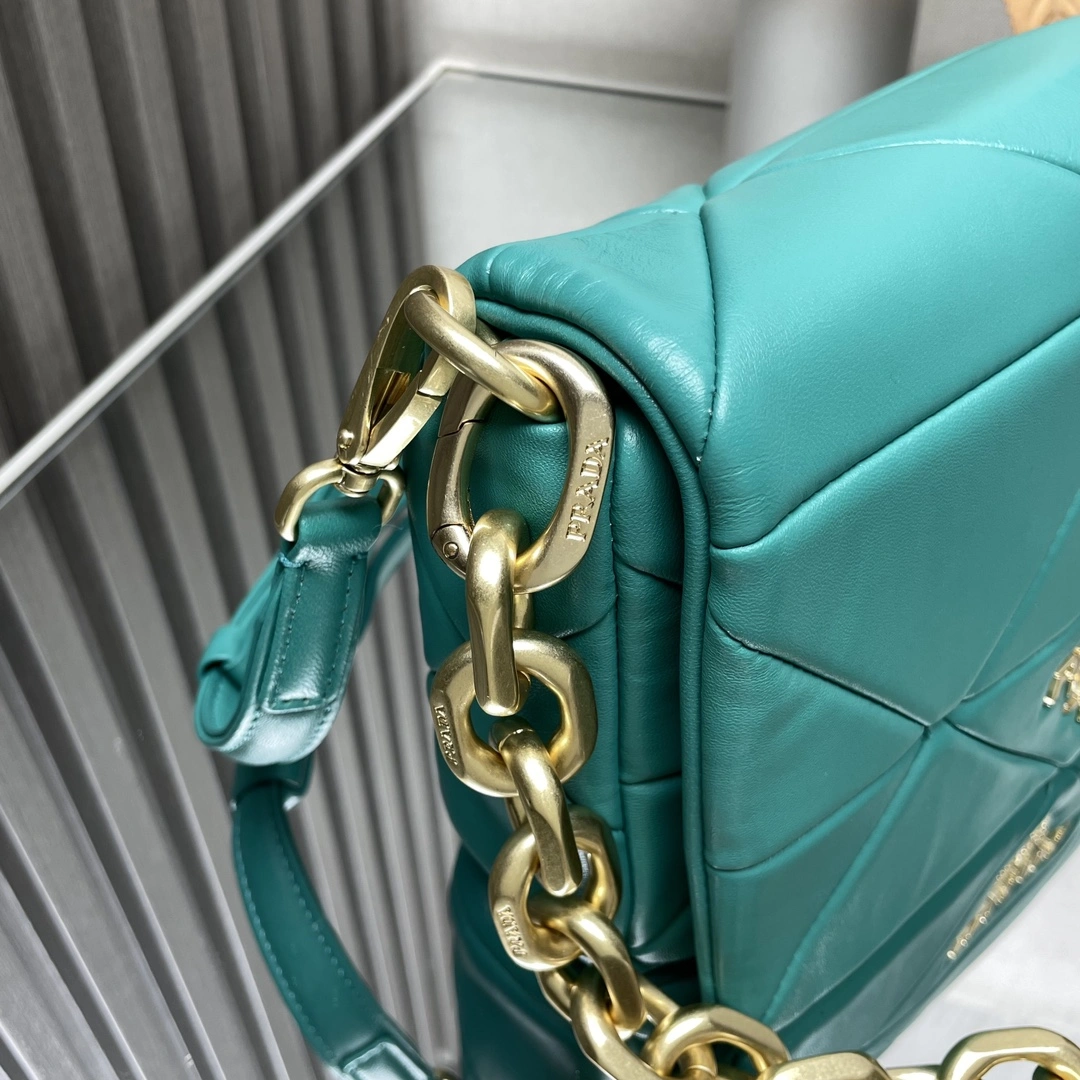 Prada Satchel Bags Attractive 71665