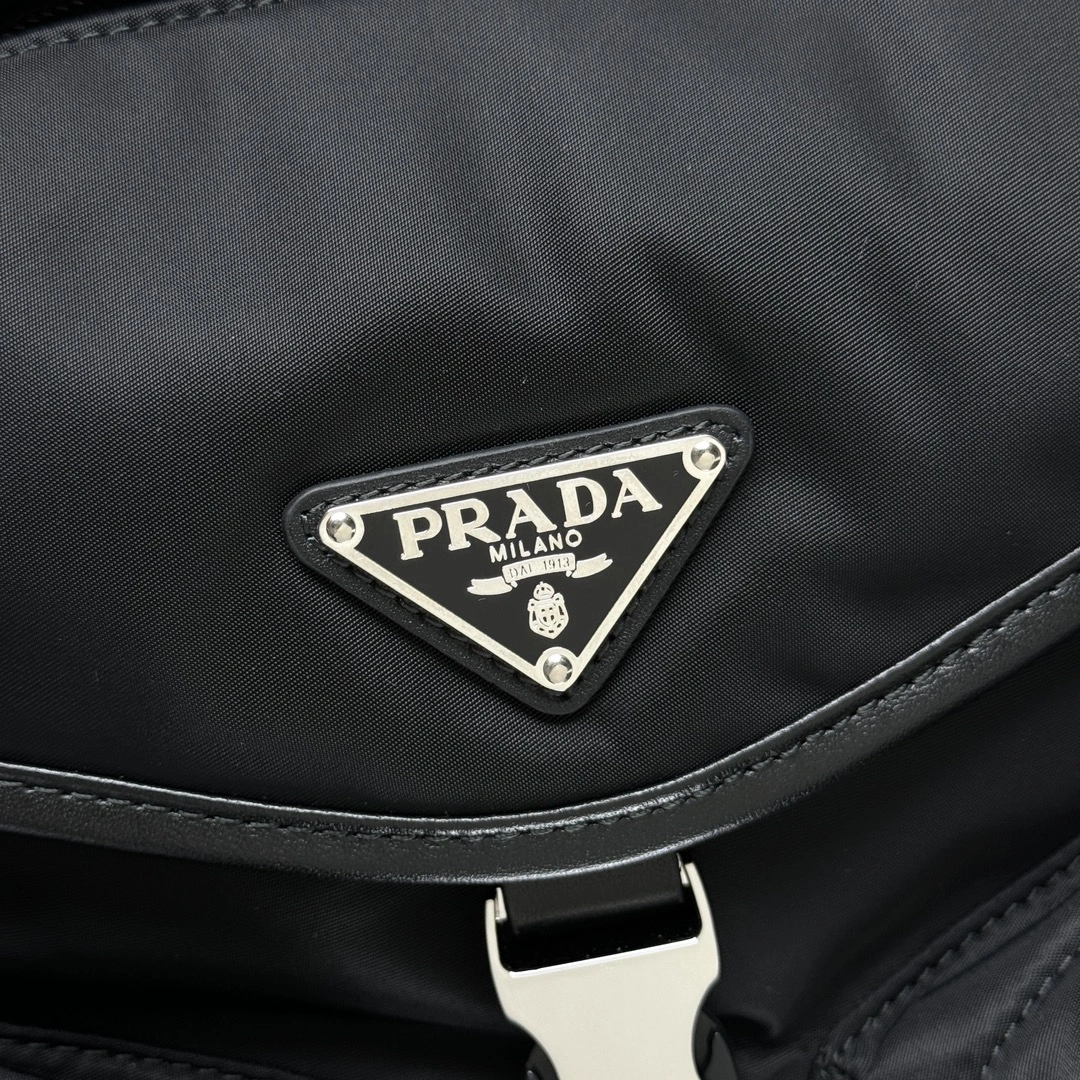 Unisex Prada Satchel Bags 71662