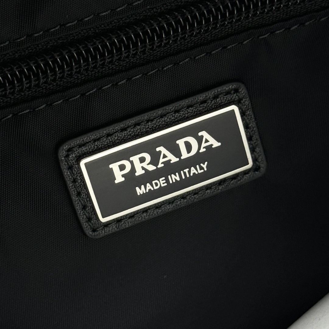 Unisex Prada Satchel Bags 71662