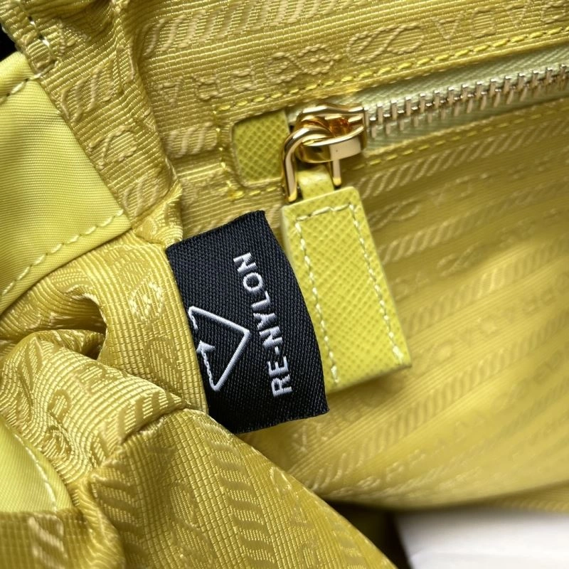 Prada Satchel Bags Attractive 66561