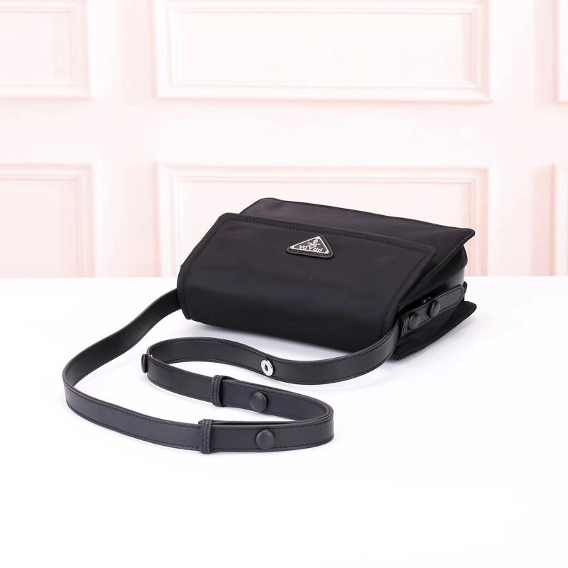 Effortless Prada Satchel Bags 85010