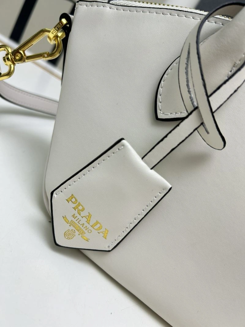 Effortless Prada Satchel Bags 82987