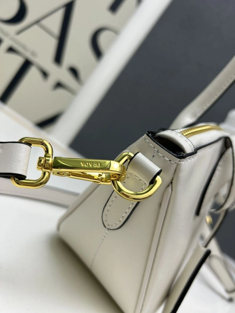 Effortless Prada Satchel Bags 82987