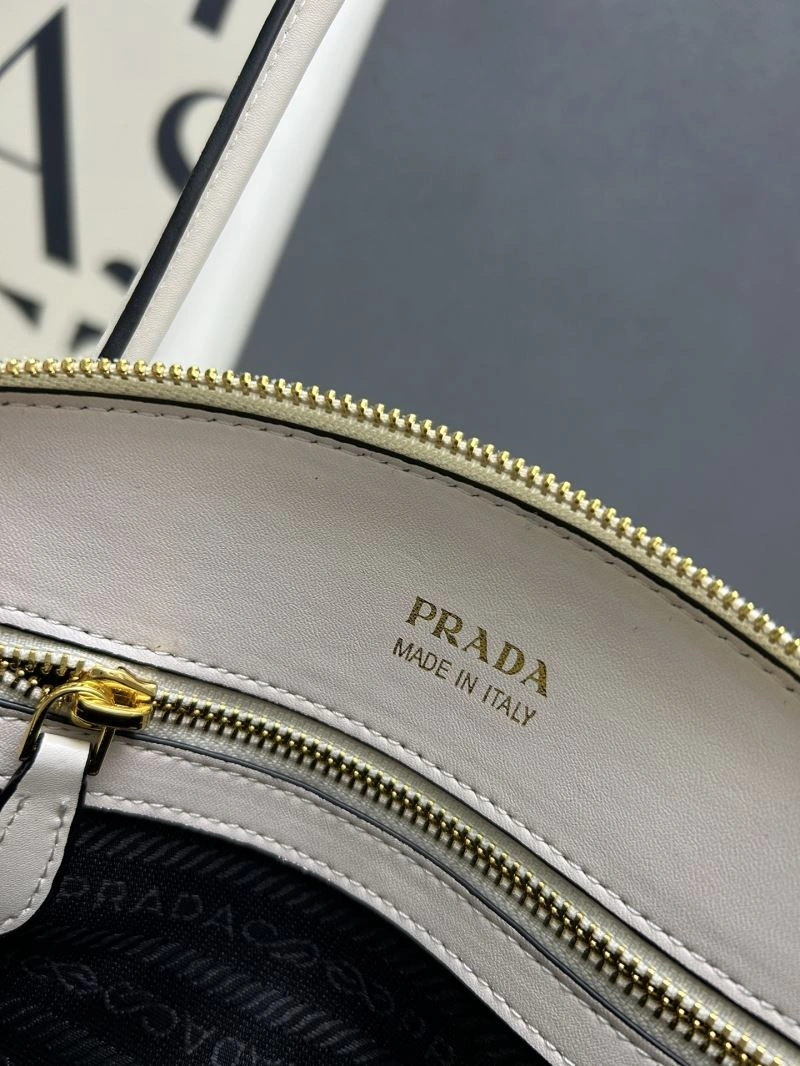 Effortless Prada Satchel Bags 82987