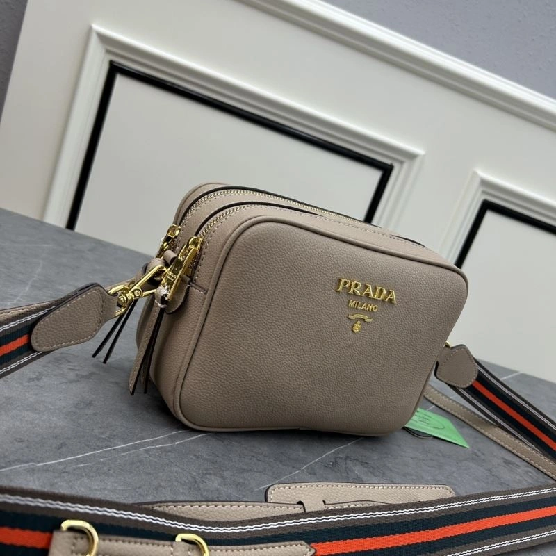 Effortless Prada Satchel Bags 82913