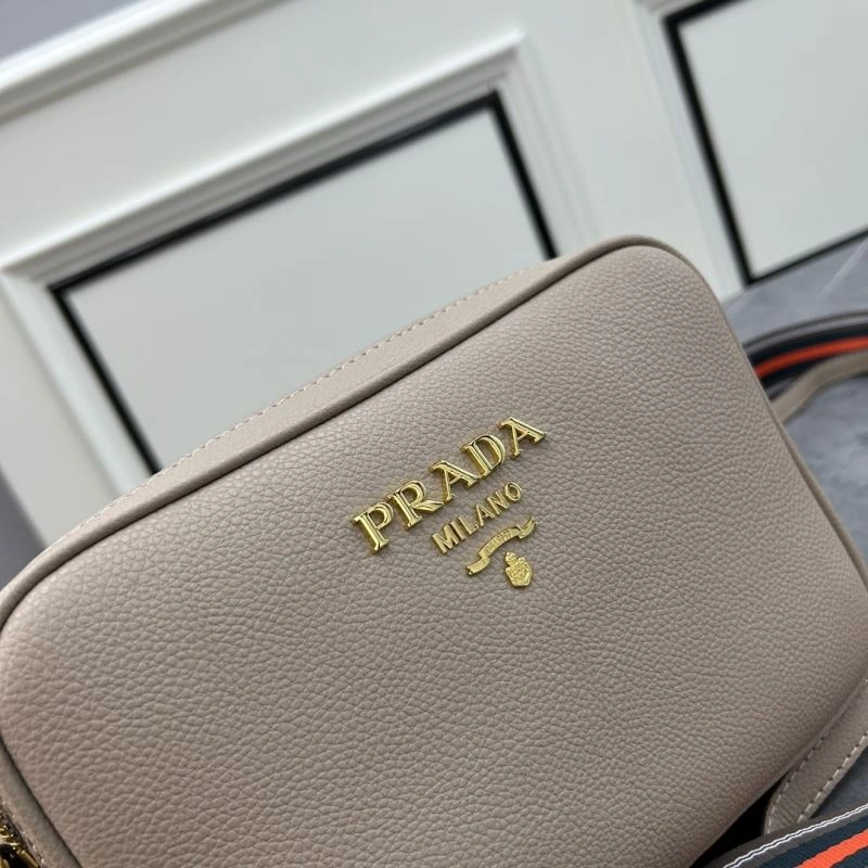 Effortless Prada Satchel Bags 82913