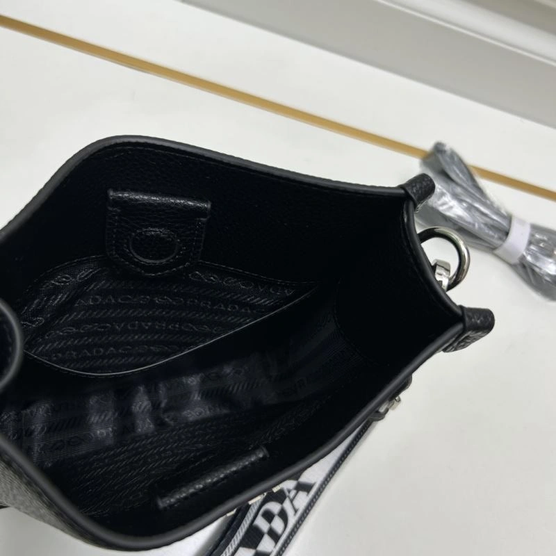 Stretchable Prada Satchel Bags 82930