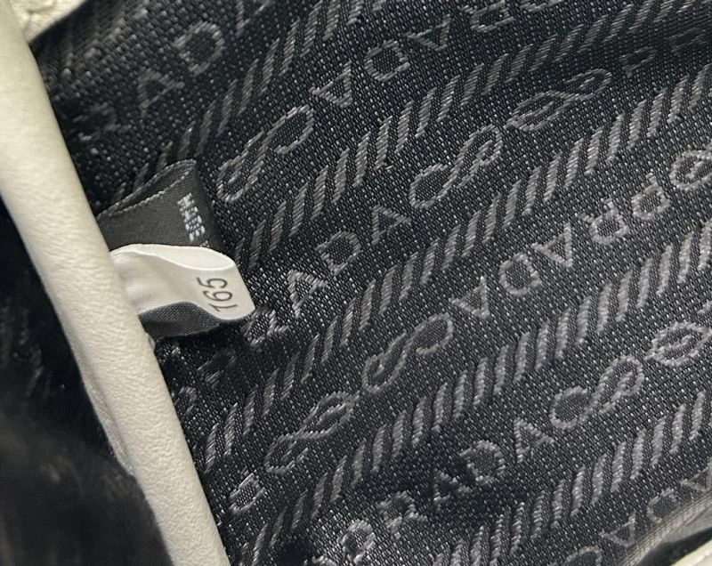 Supportive Prada Satchel Bags 82769