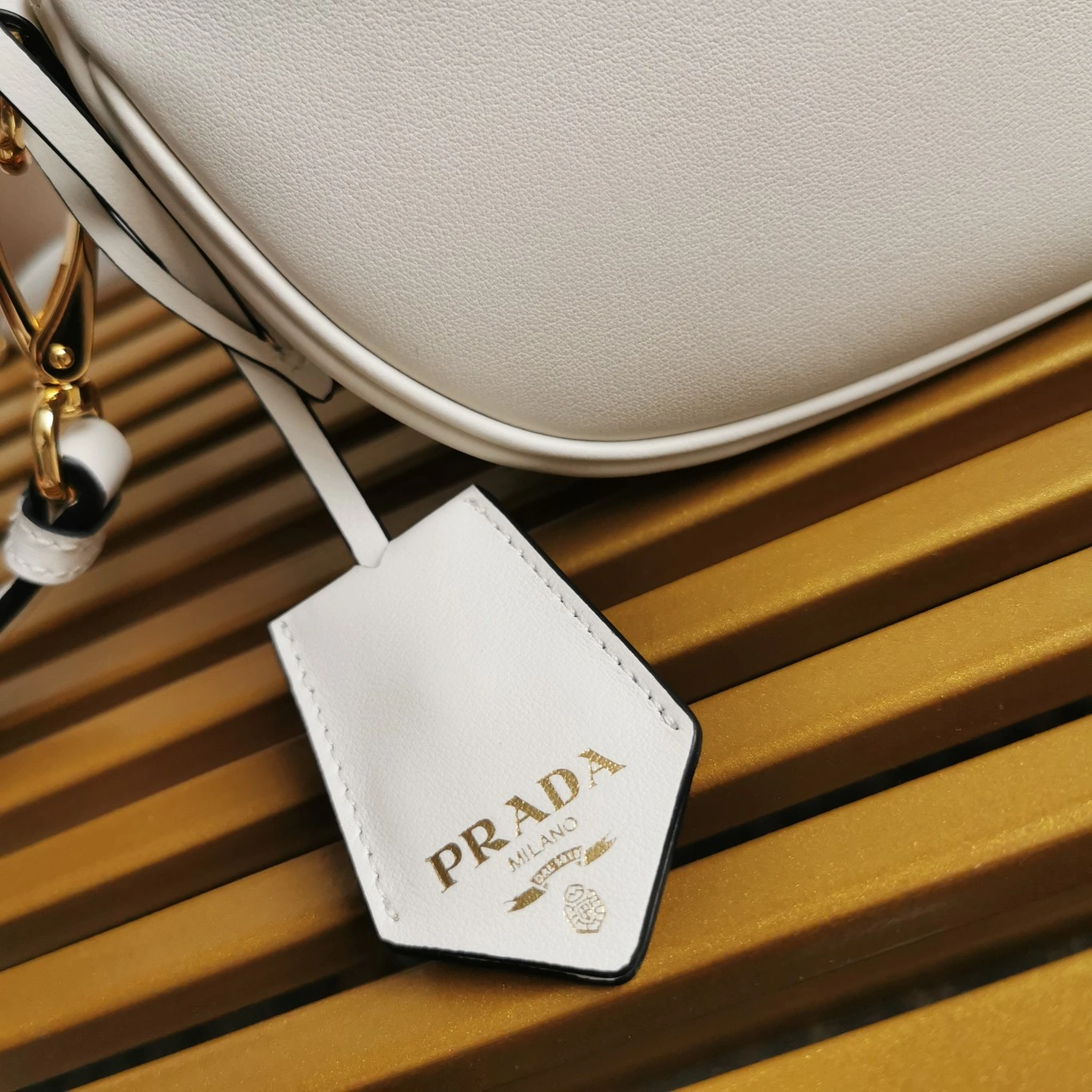 Resilient Prada Satchel Bags 73648