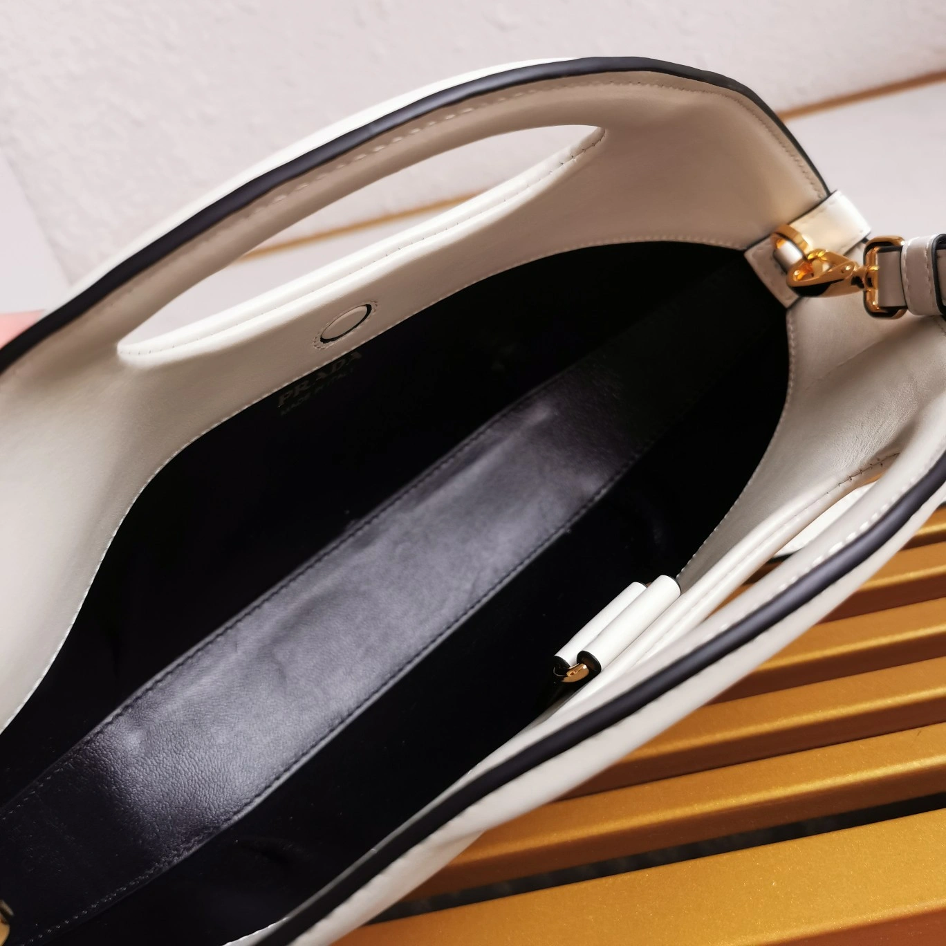 Reliable Prada Satchel Bags 73619