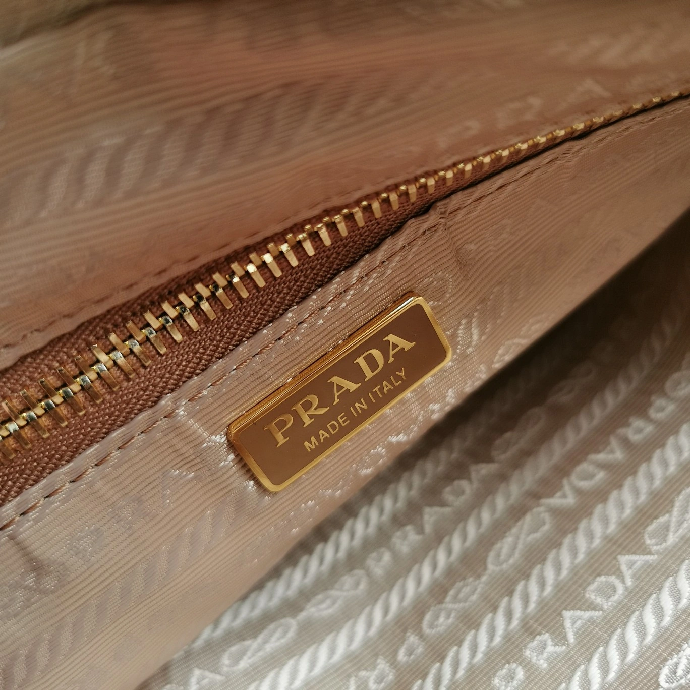 Prada Satchel Bags FreshLook 73605