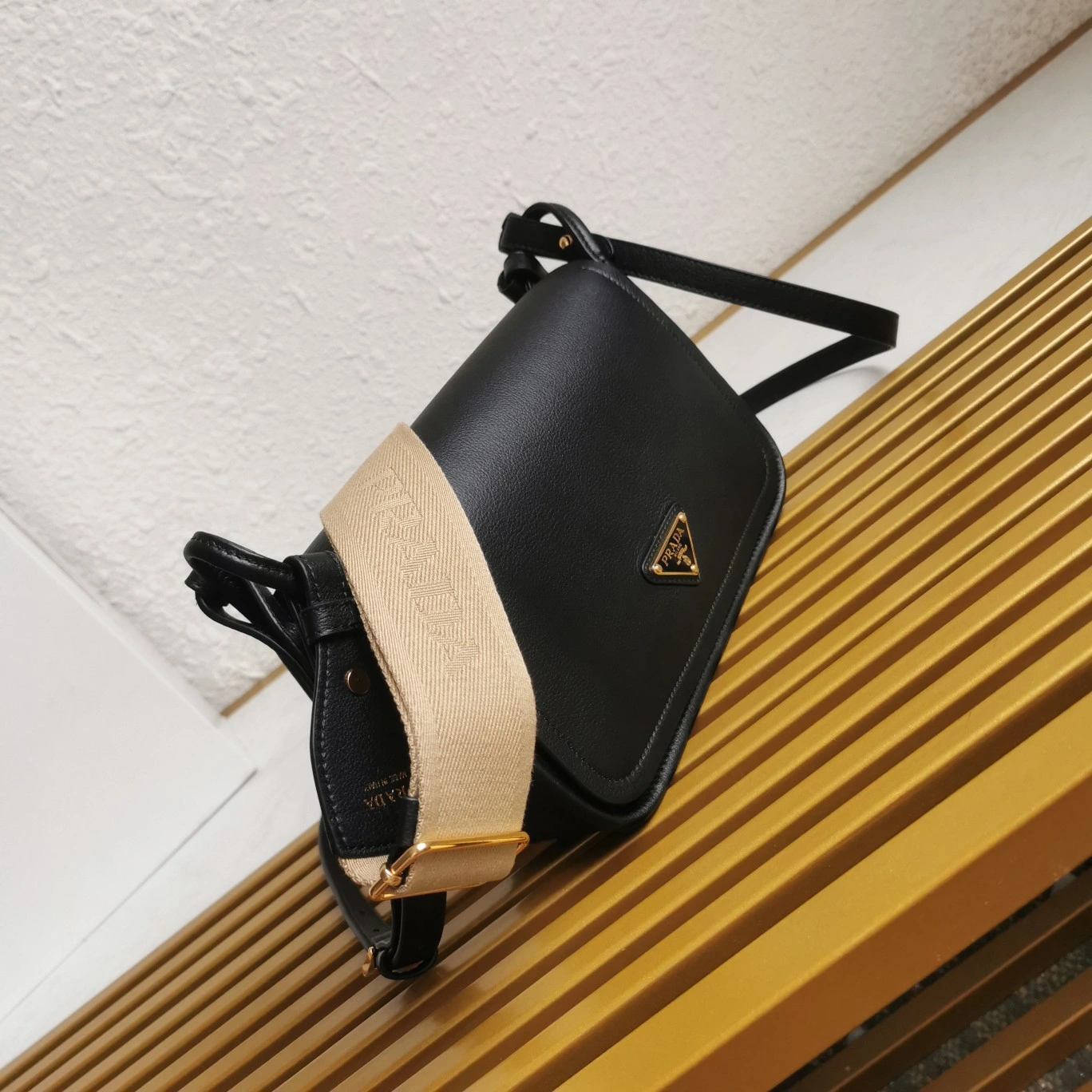 Prada Satchel Bags Attractive 71590