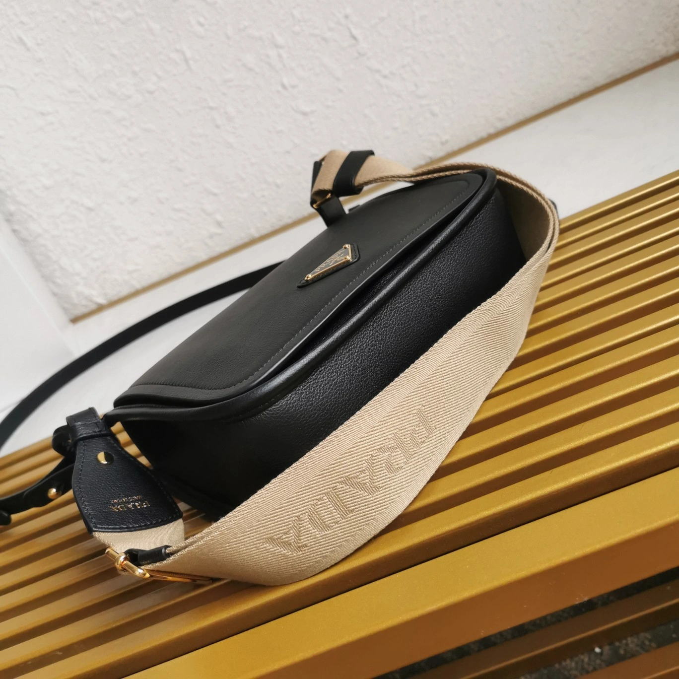 Prada Satchel Bags Attractive 71590