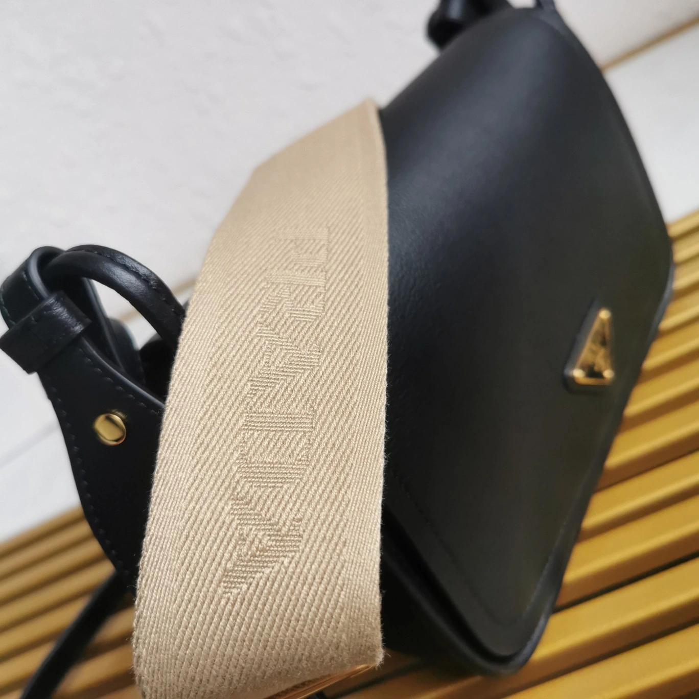 Prada Satchel Bags Attractive 71590