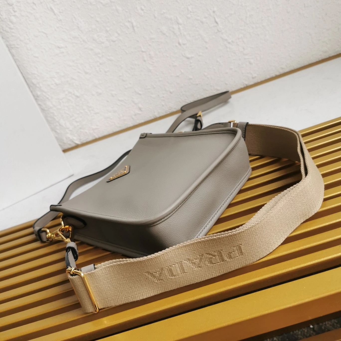 Unisex Prada Satchel Bags 71589