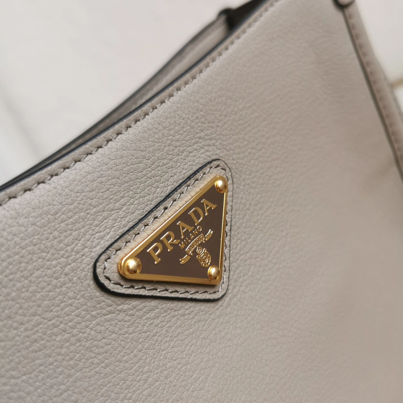 Unisex Prada Satchel Bags 71589