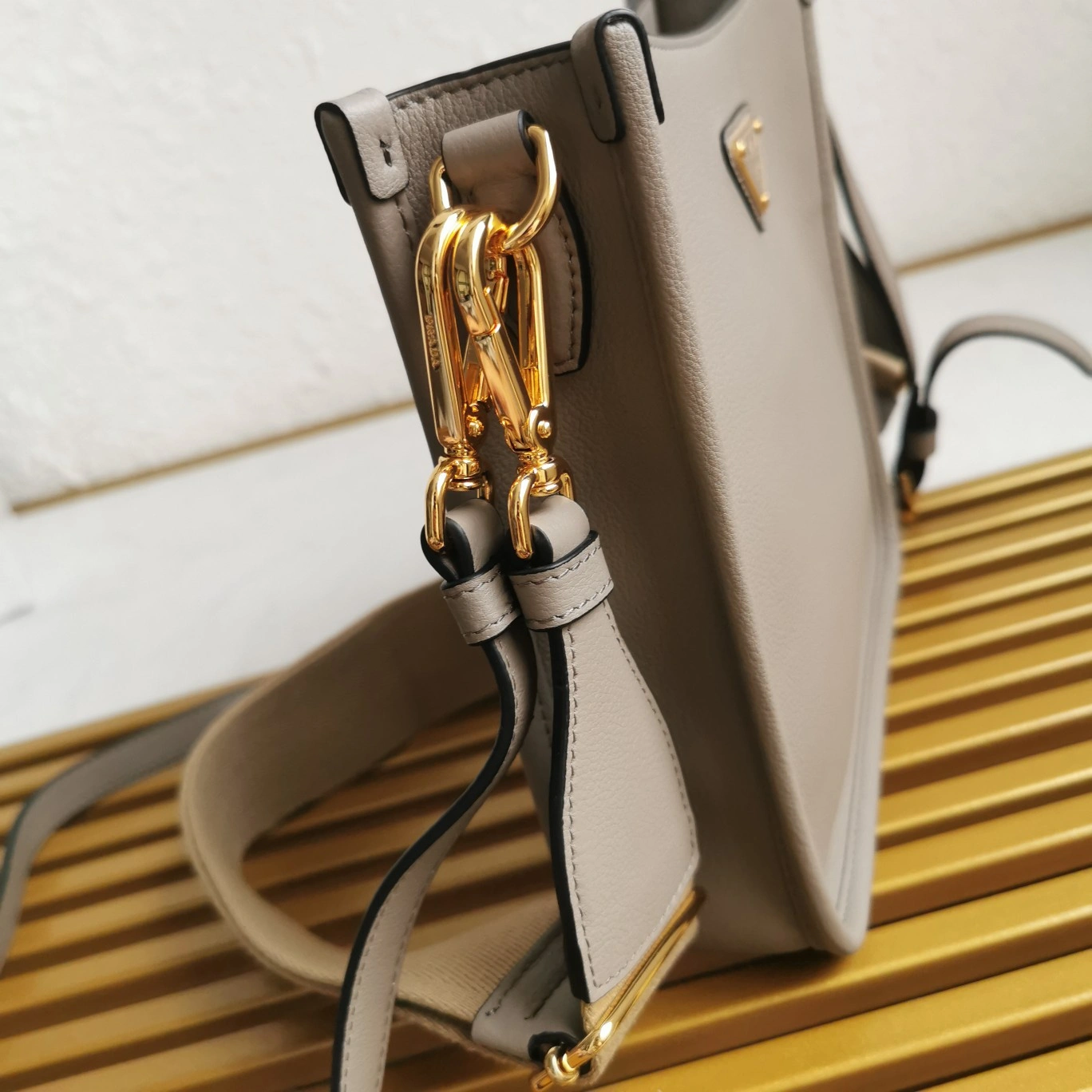 Unisex Prada Satchel Bags 71589