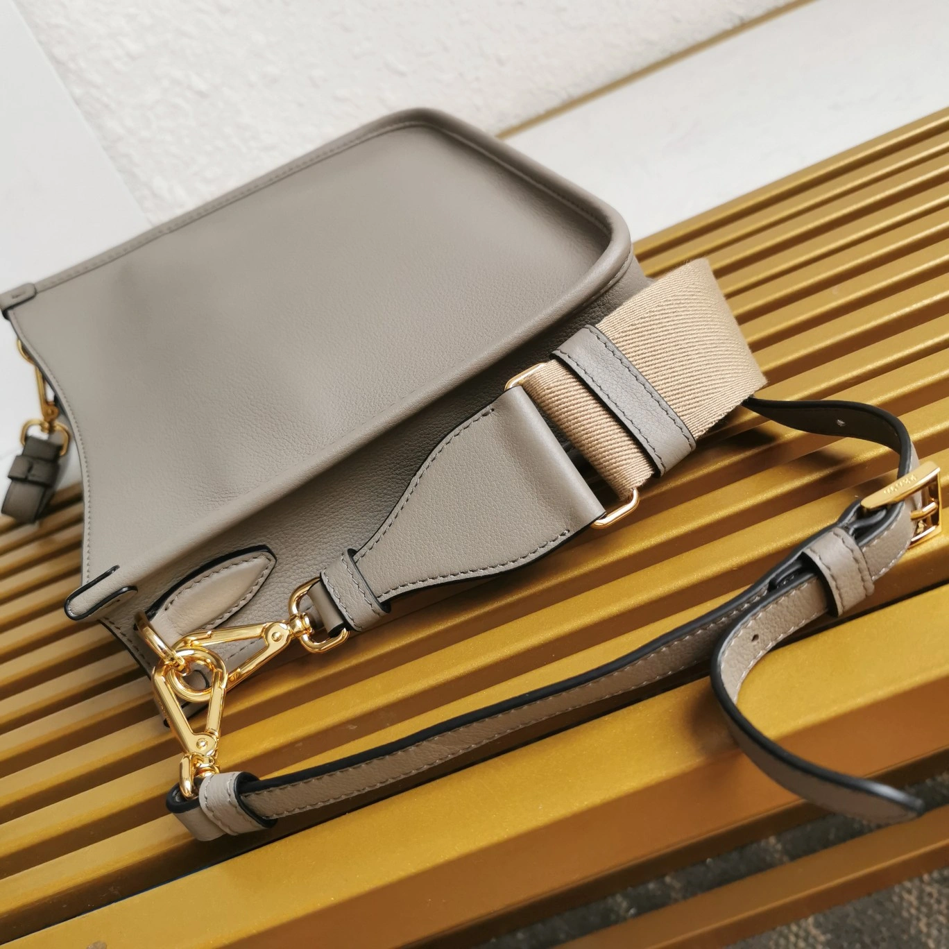 Unisex Prada Satchel Bags 71589